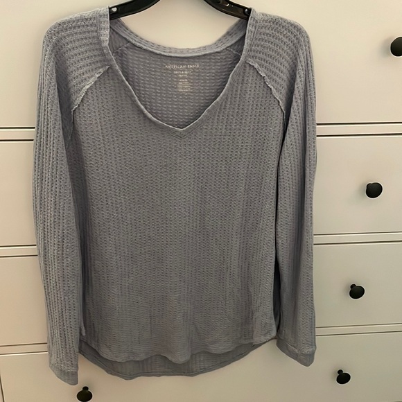 AE Long sleeeve - Picture 1 of 4